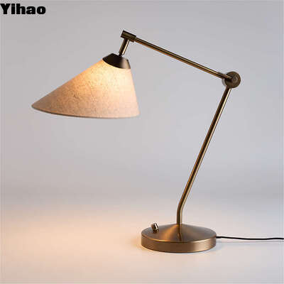 ซื้อ โคมไฟโต๊ะทองแดงโบราณที่มีสีผ้าใบธรรมชาติและการออกแบบทรงกลองสําหรับห้องรับแขกภายใน การผลิตออนไลน์