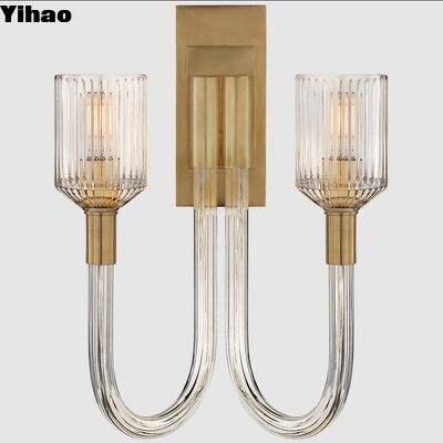 โคมไฟผนังทองแดงที่ทันสมัยที่มีแสงขาวอบอุ่น 2700K และเงากระจกสําหรับห้องนั่งเล่นและห้องนอน