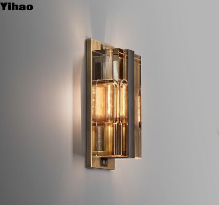 Yihao Luxury Modern Brass Wall Lamp พร้อมแหล่งแสง LED สําหรับตกแต่งโรงแรมวิลล่า