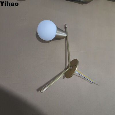 โคมไฟผนังทองแดงสไตล์อุตสาหกรรมที่มีแสงขาวอบอุ่น 2700K สําหรับห้องนั่งเล่นที่ทันสมัย