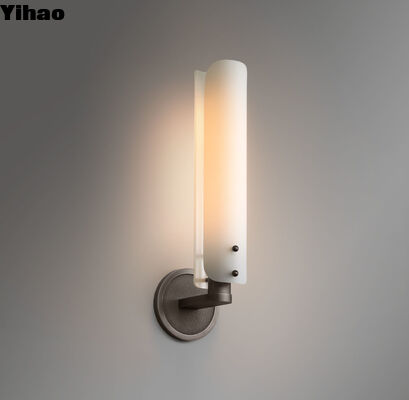 Yihao Modern Brass Wall Lamp 3500K Warm White LED Sconce สําหรับห้องนั่งเล่น แสงผนังตกแต่ง